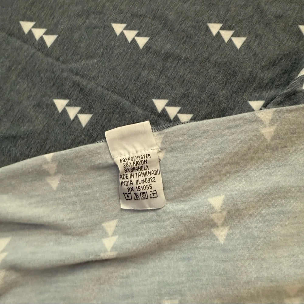 Copper Pearl blue gray arrow baby crib blanket 45 inches by 45.5 inches - Picture 5 of 12